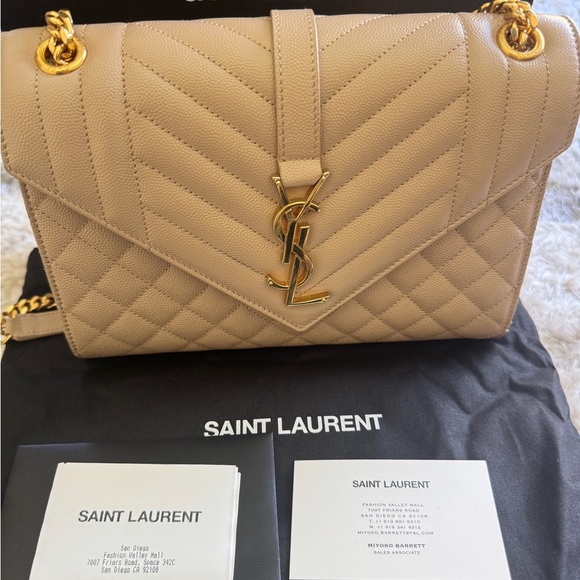 ENVELOPE MEDIUM IN QUILTED GRAIN DE POUDRE EMBOSSED LEATHER
DARK BEIGE - Picture 6 of 10